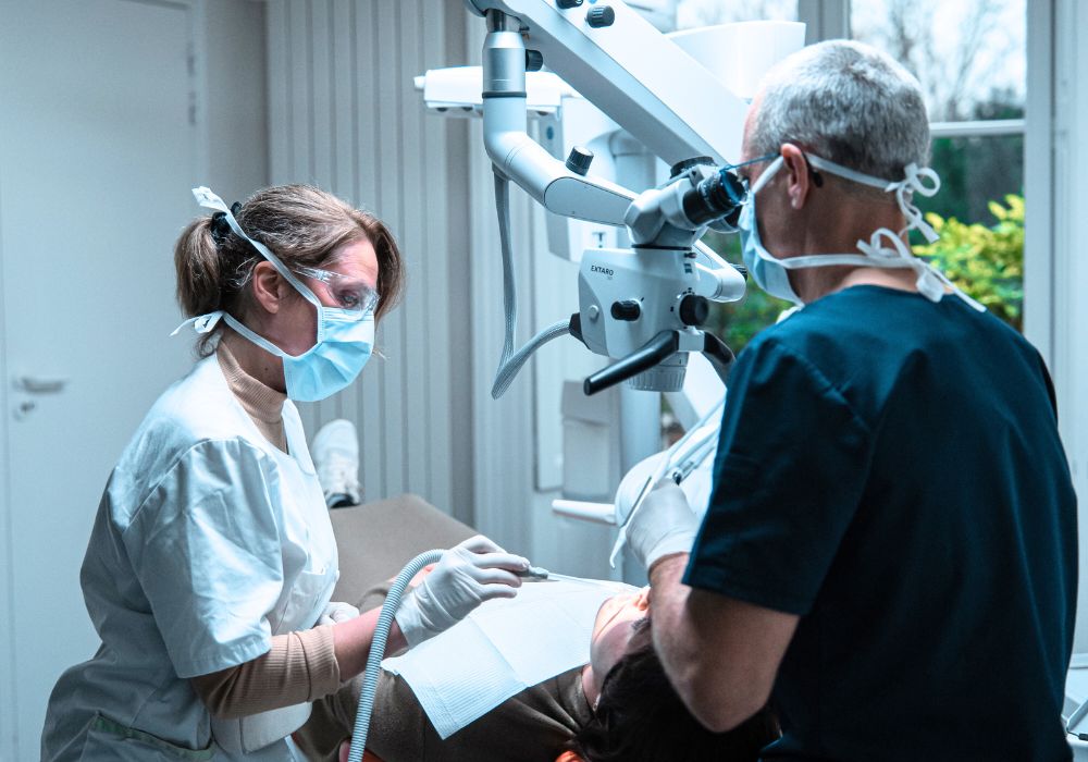 Cabinet dentaire des Drs Seguin et Malbos - Dentistes à Chamalières - Endodontie microscope